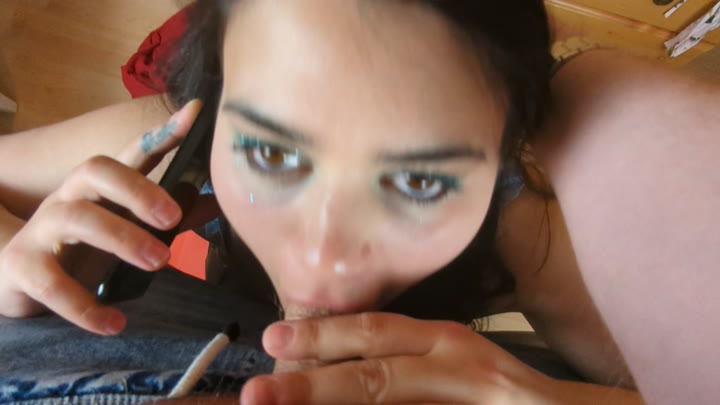 Lucia Gomez - JOI for my Cuckold Hubby While Sucking off the Gardener