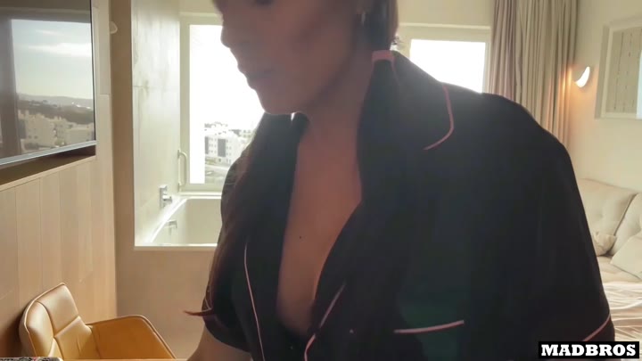 MadBrosX - Venezuelan wife caught by her husband getting fucked while we visit their house!!! - Linda Hot